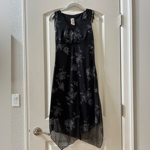 Vintage Byer Too! Y2K 90’s babydoll v neck tank dress. Roses with sparkles. EUC